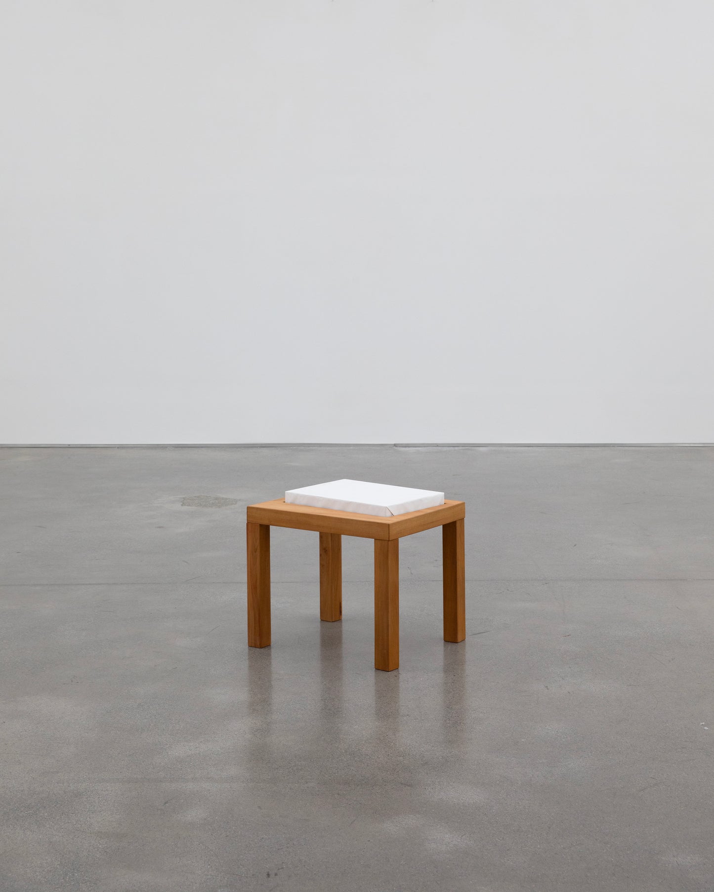 "COFFEE TABLE BOOK" STOOL
