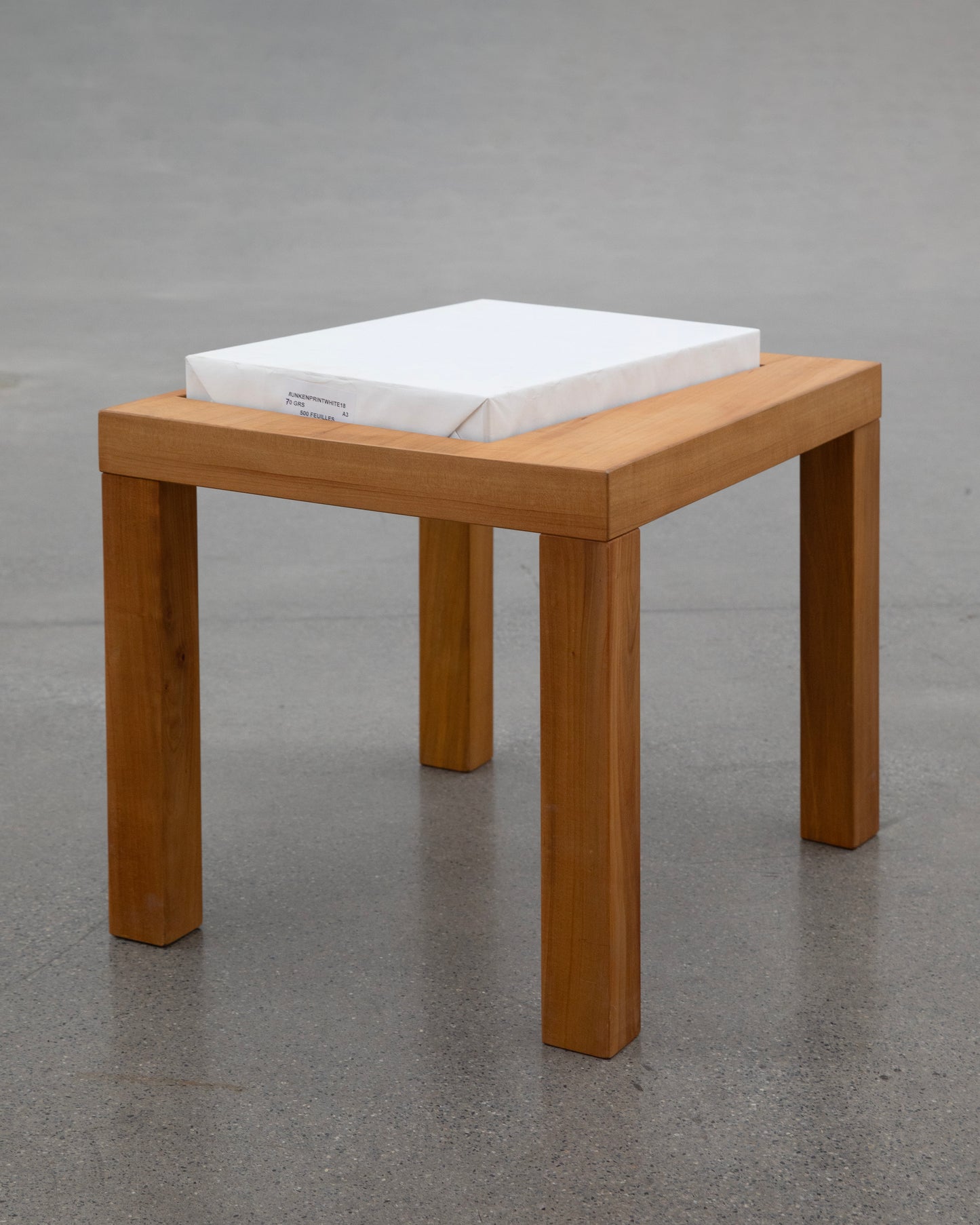 "COFFEE TABLE BOOK" STOOL